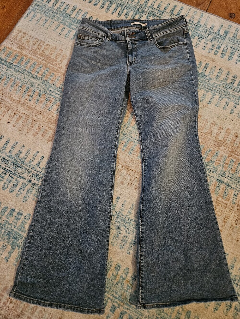 Signature by Levi Strauss Women's Medium Wash Flare Jeans
